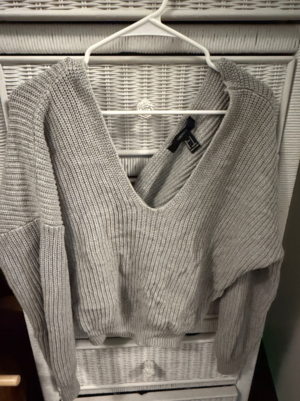 Forever 21 Light Gray V-Neck Ribbed Sweater